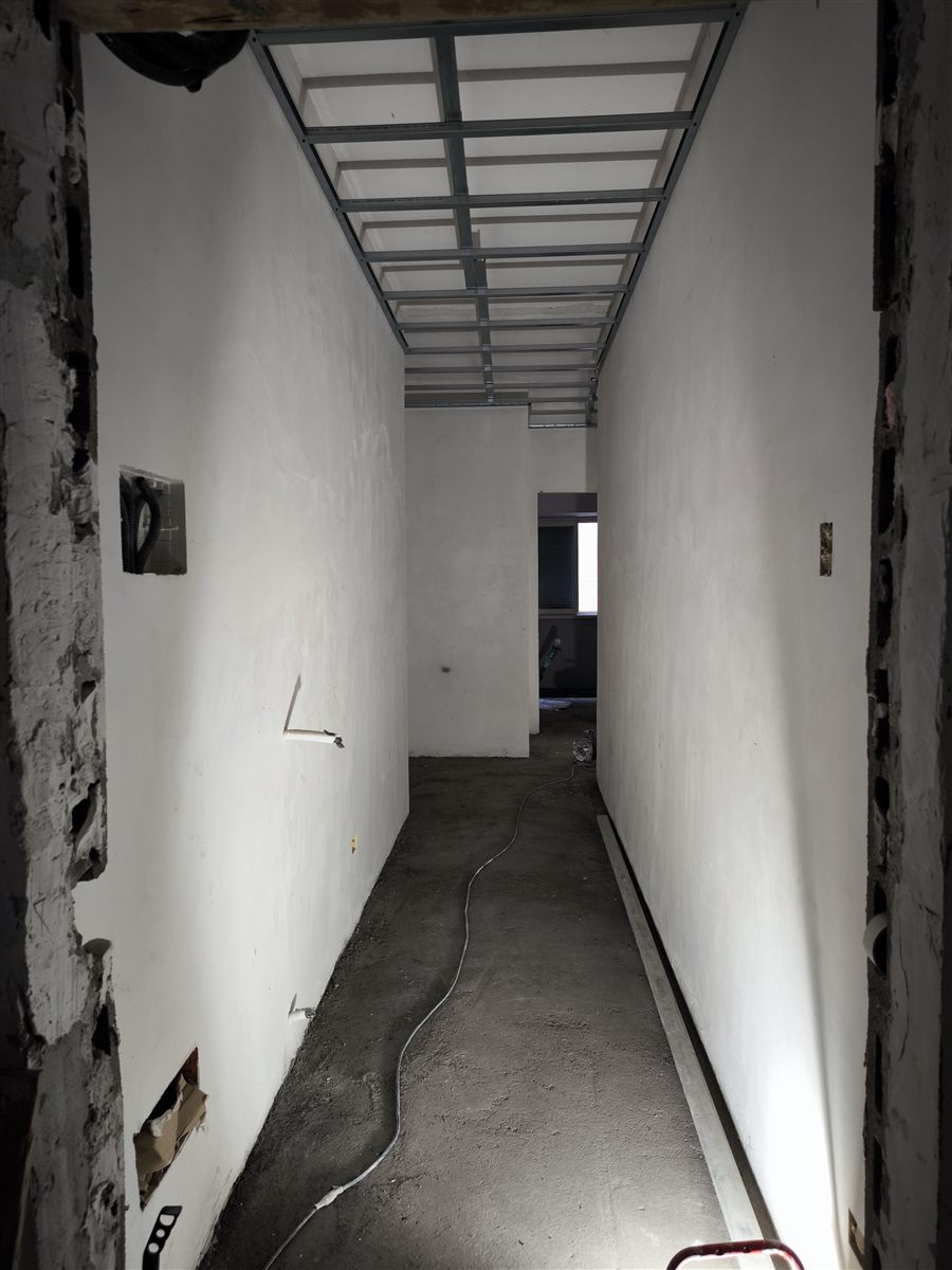 Finiture in corso in uno dei nuovi bilocali